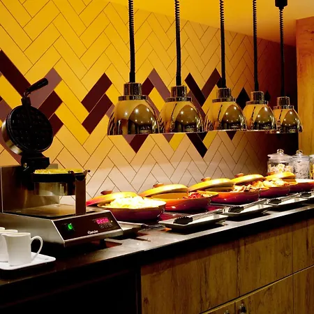 Hampton By Hilton Tivoli Hotel 3*