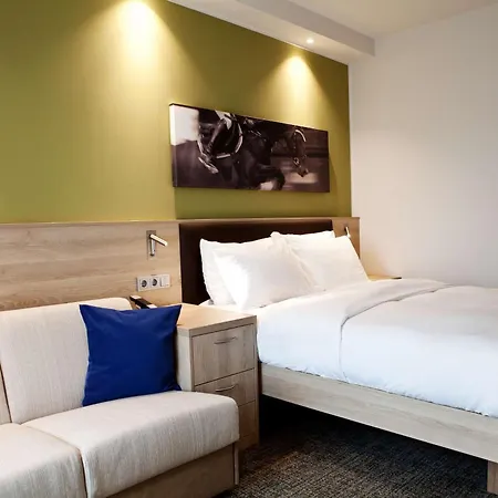 Hotel Hampton By Hilton Tivoli