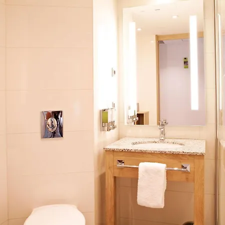Hotel Hampton By Hilton Tivoli