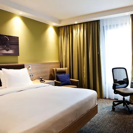 Hotel Hampton By Hilton Tivoli 3*