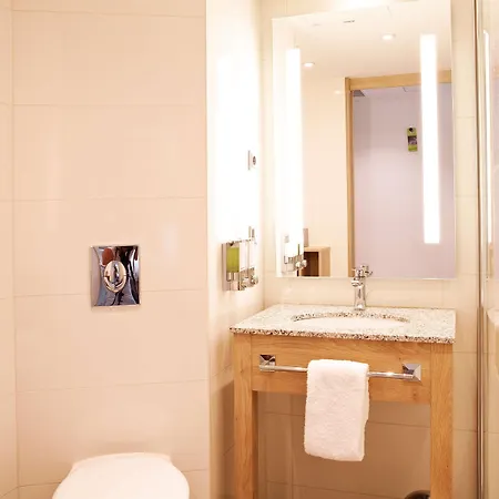 Hampton By Hilton Tivoli